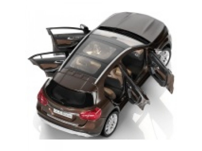 Модель автомобиля Mercedes GLA-Class Brown 1/18, артикул B66960268
