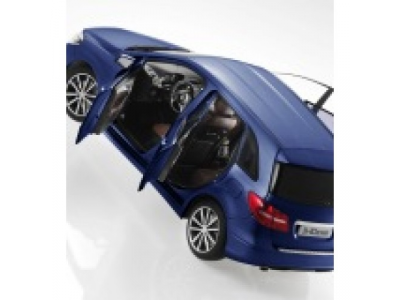 Модель Mercedes-Benz B-Class Sports Tourer, Blue, Scale: 1:18